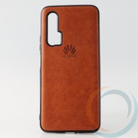 Накладка кожаная с логотипом для Huawei Nova 6 коричневая